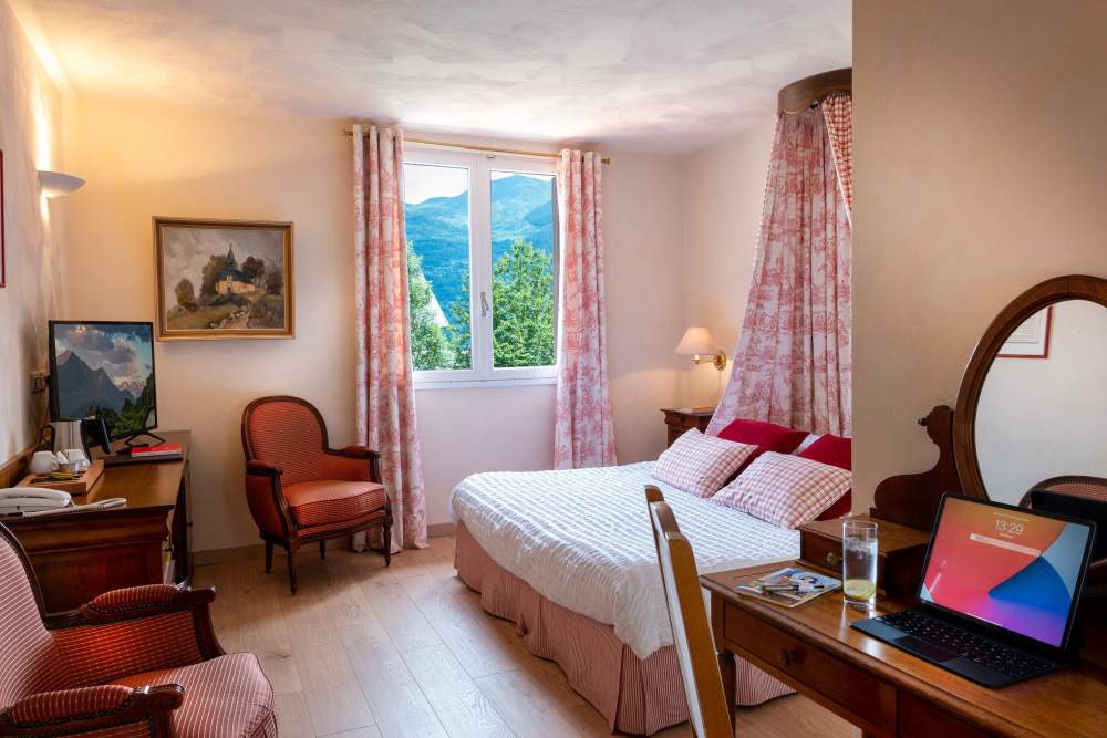 Chambre Le Viscos Hôtel de charme dans les Pyrénées à Saint-Savin - Hôtel restaurant de charme 4 étoiles